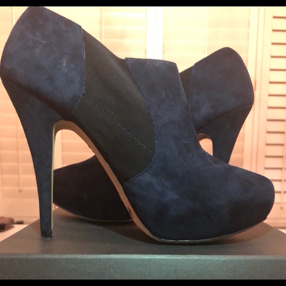 Vince Camuto Shoes - Vince Camuto Suede Navy Jordy Bootie Heel 9.5